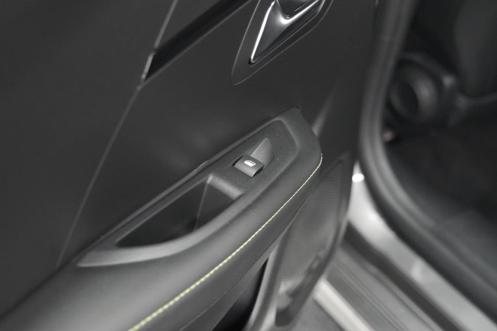 Peugeot 208 puretech 100 gt | camera | adaptieve cruise control | navigatie