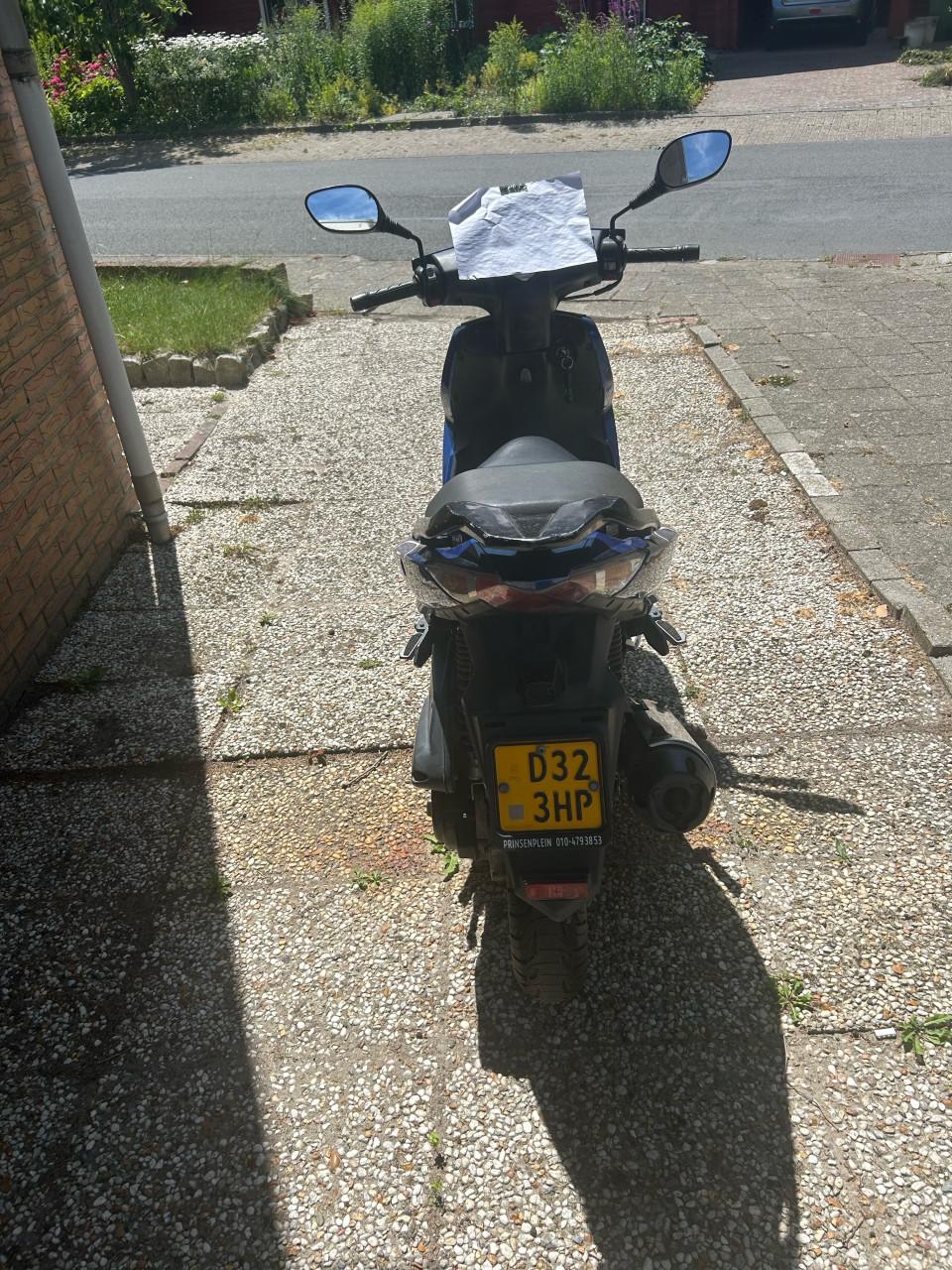 Kymco super8 geel kenteken