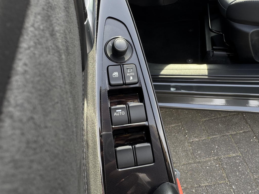 Mazda 2 1.5 skyactiv-g signature | navigatie | 360° camera | head-up displa