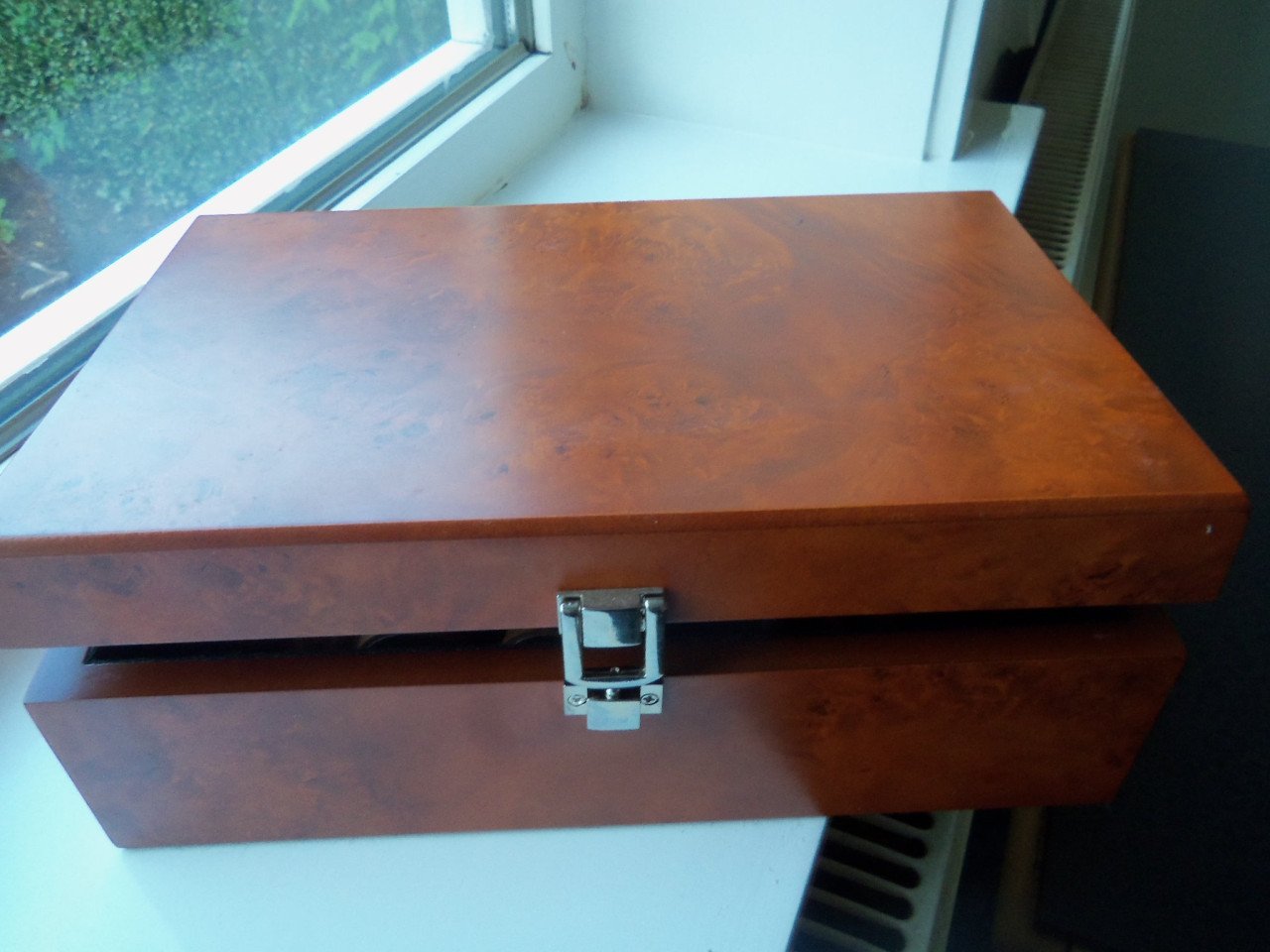 SCHAAKBORD MET KLOK EN LUXE OPBERGDOOS
