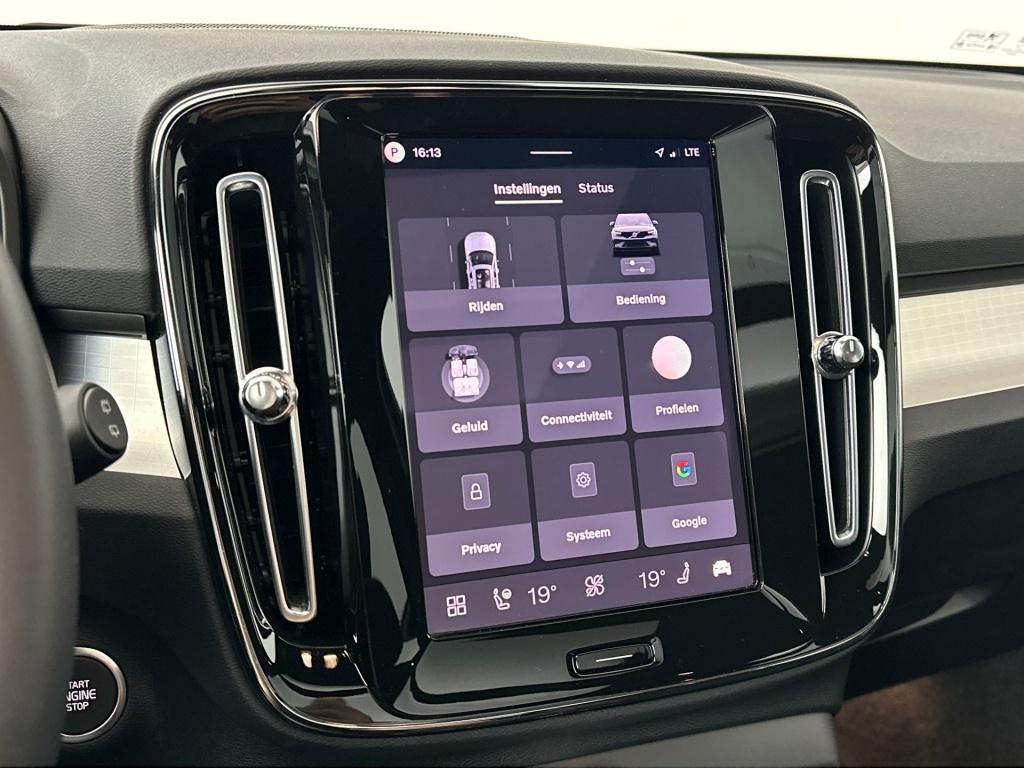 Volvo XC40 b4 197pk plus dark| camera| trekhaak| adap.cruise| h&k audio| pa