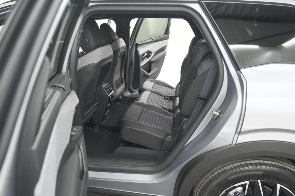 Peugeot 5008 1.2 hybrid 145 gt | panoramadak | camera | elektrische achterk