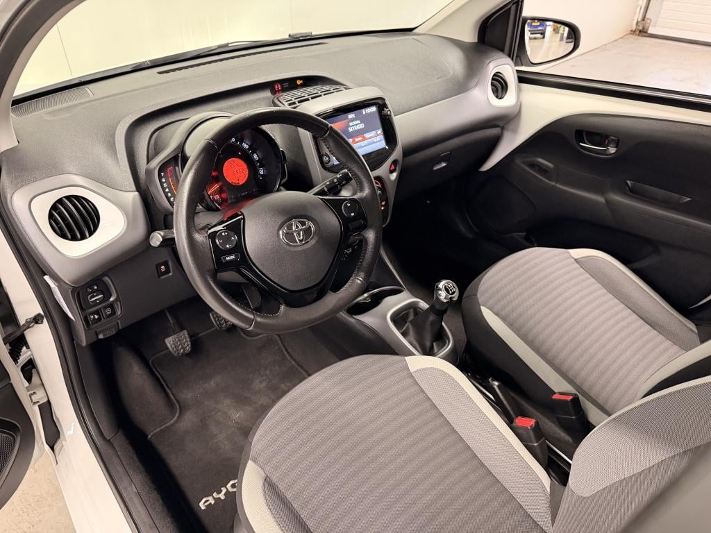Toyota Aygo 1.0 vvt-i x-play| camera| carplay| cruise| airco