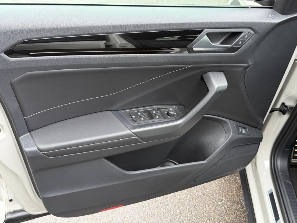 Volkswagen T-roc 1.5 tsi 150pk dsg r-line | camera | keyless | elek. achter