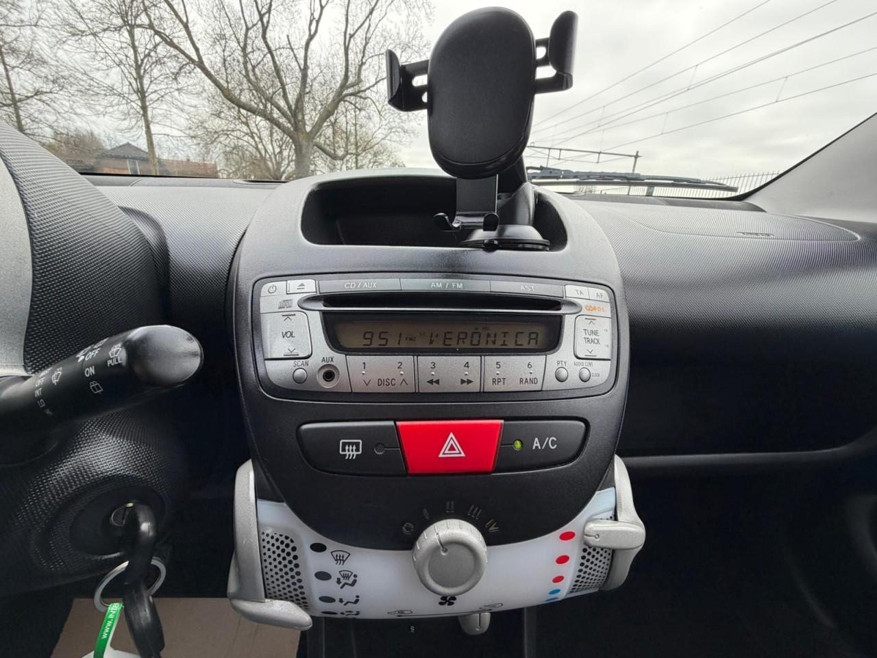 Peugeot 107 1.0 Access  uit 2013 5-Deurs met AIRCO | NETTE AUTO | APK 03/27