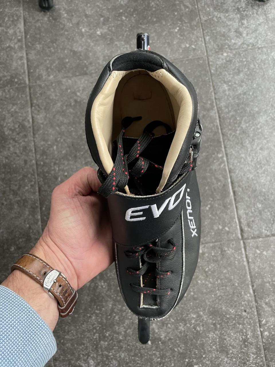 Evo Xenon maat 43 met Raps V8 klapschaats
