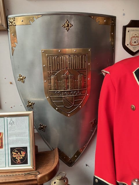 Militaria Schotse zwaard tweehander en Wapenschild MacLeod