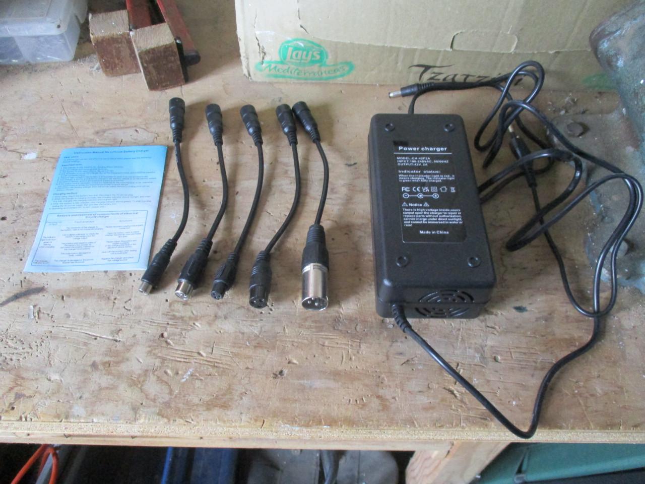 Acculader voor elektrische fiets 42V 2A