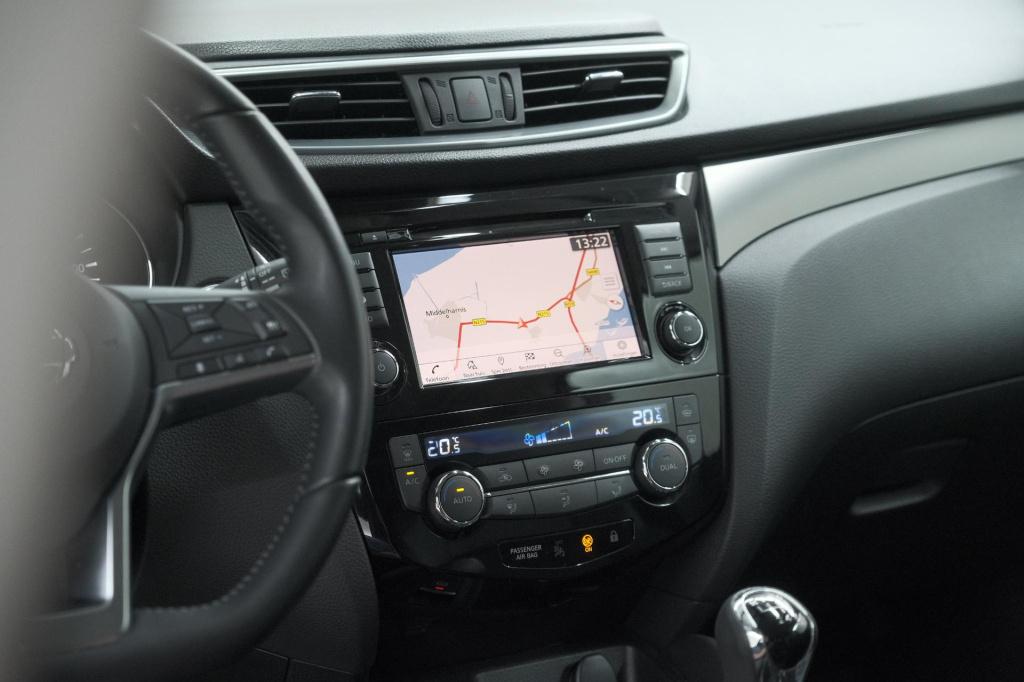 Nissan Qashqai 1.3 dig-t tekna | trekhaak | panoramadak | adaptieve cruise 