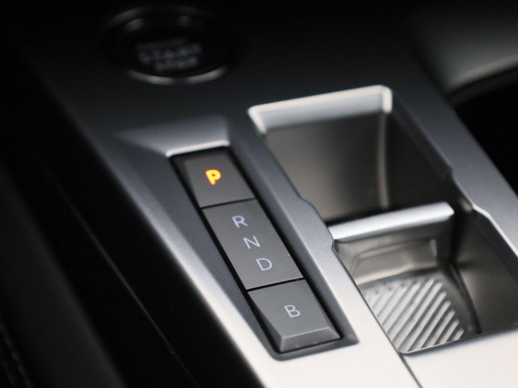 Peugeot 308 1.6 plug-in hybrid 180 allure | navigatie | apple carplay / and