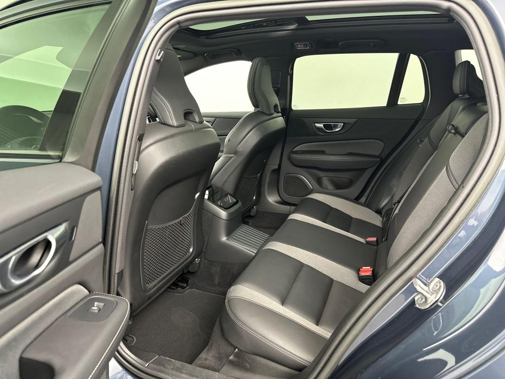Volvo V60 t6 398pk recharge awd plus dark| long range| pano| 360camera| tre