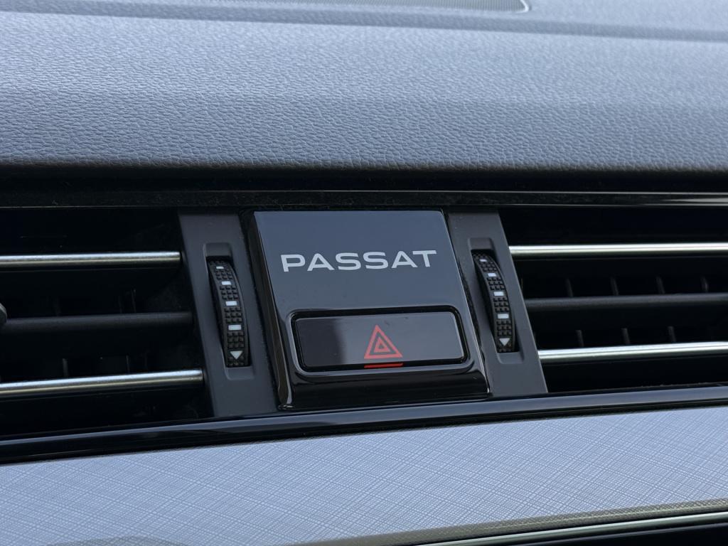 Volkswagen Passat variant 1.5 tsi business | electrische trekhaak | acc | m