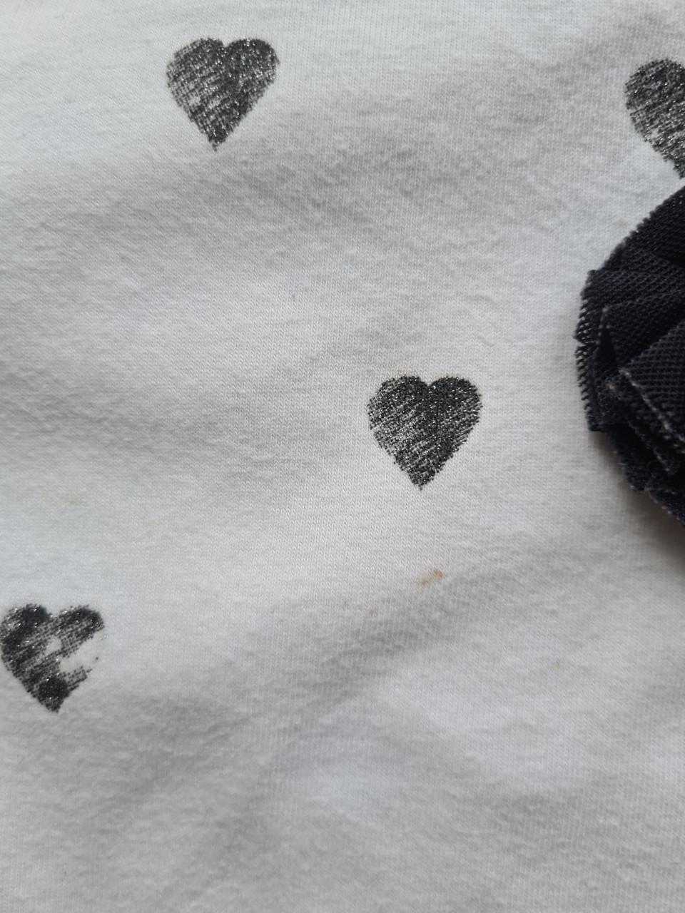 Zara wit/creme zwarte hartjes shirt  Maat 128