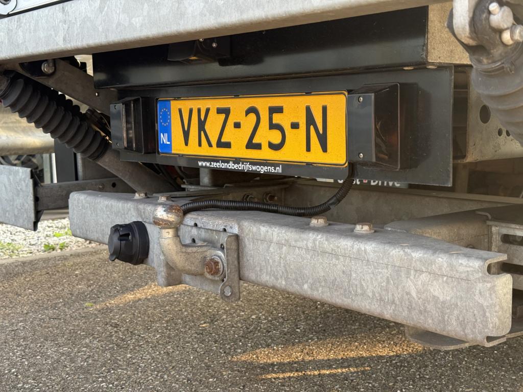 Iveco Daily 35c18h 3.0 410 bakwagen met laadklep | vol opties | trekhaak | 