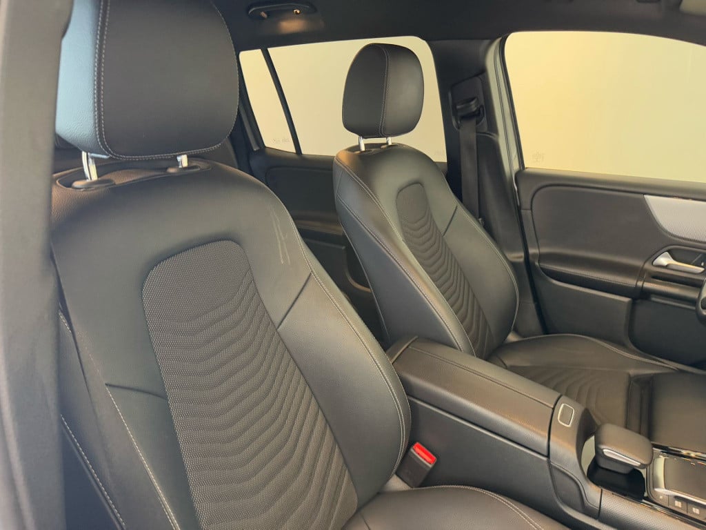 Mercedes-Benz Glb 180 business solution
