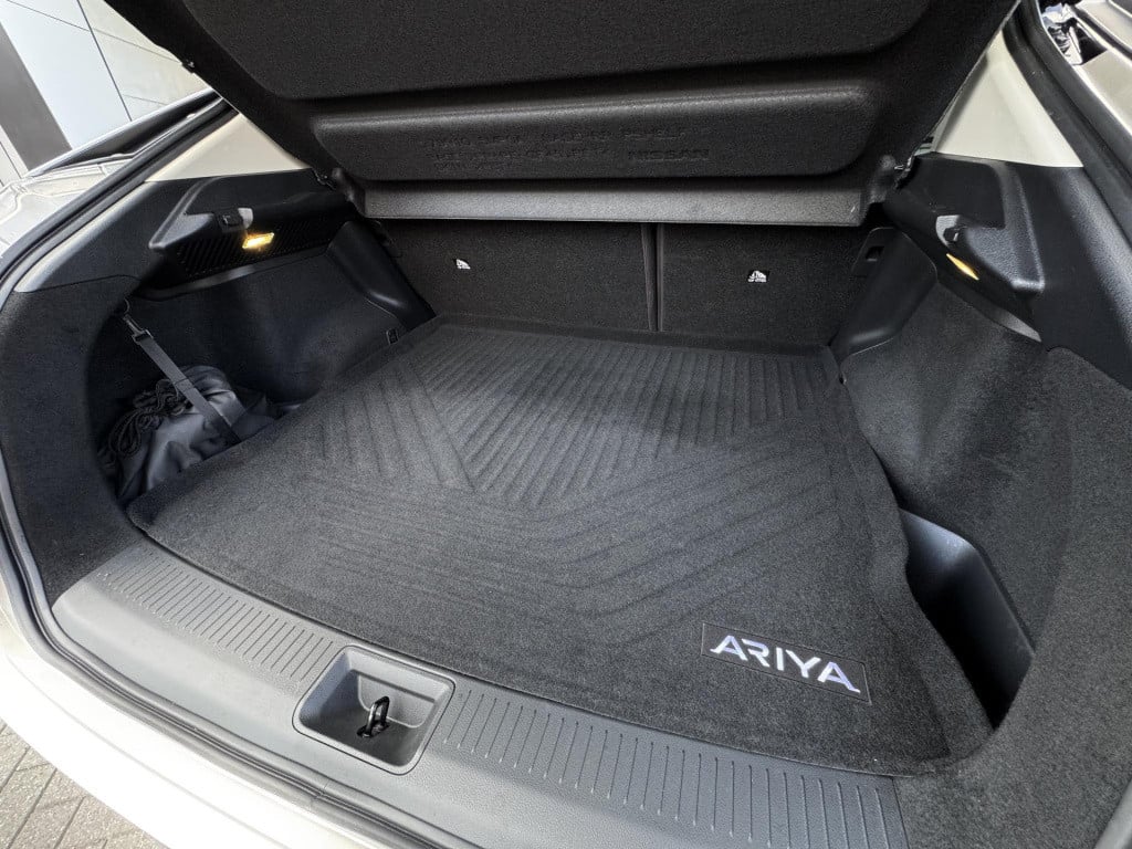 Nissan Ariya evolve 91 kwh nl-auto + 1e eigenaar! | panoramadak | stoelverw