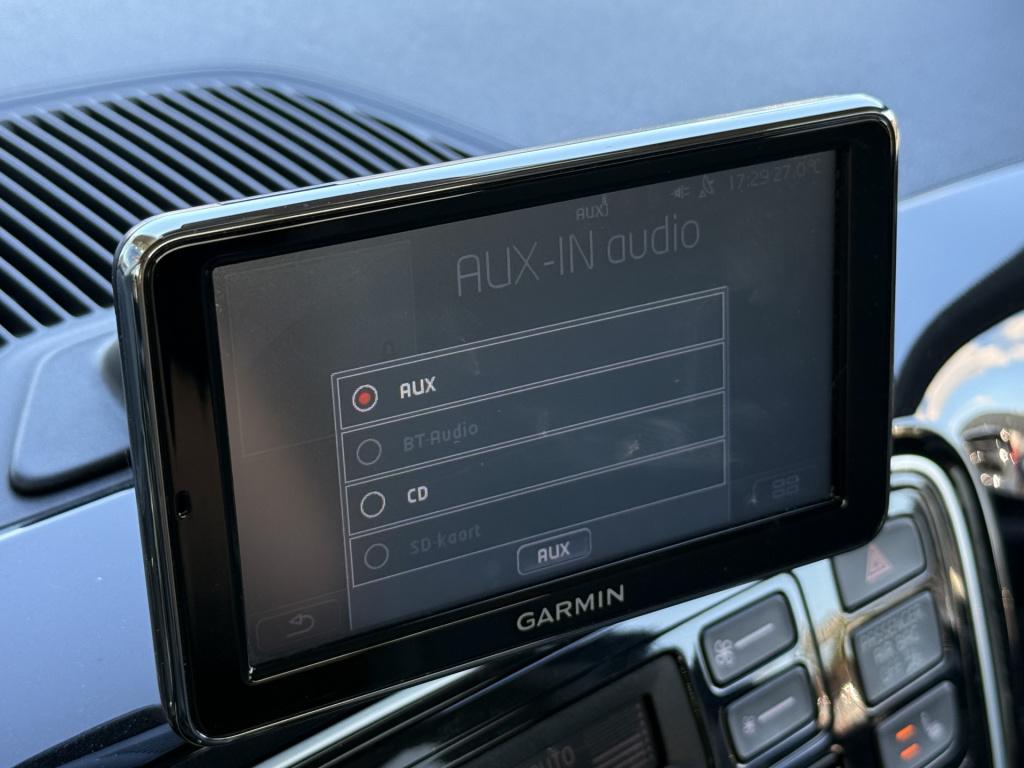 Volkswagen E-up! | pano | stoelverwarming | voorruitverwarming | cruise | d
