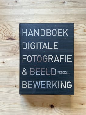 Te koop handboek Digitale fotografie en Beeldbewerking.