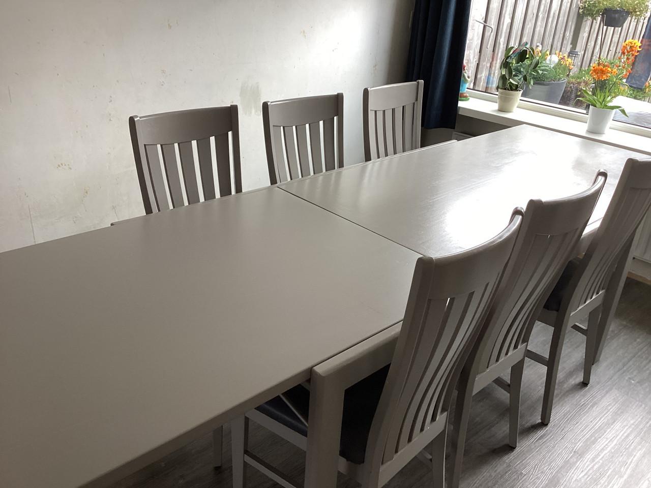 TE KOOP. Eiken Eetkamertafel