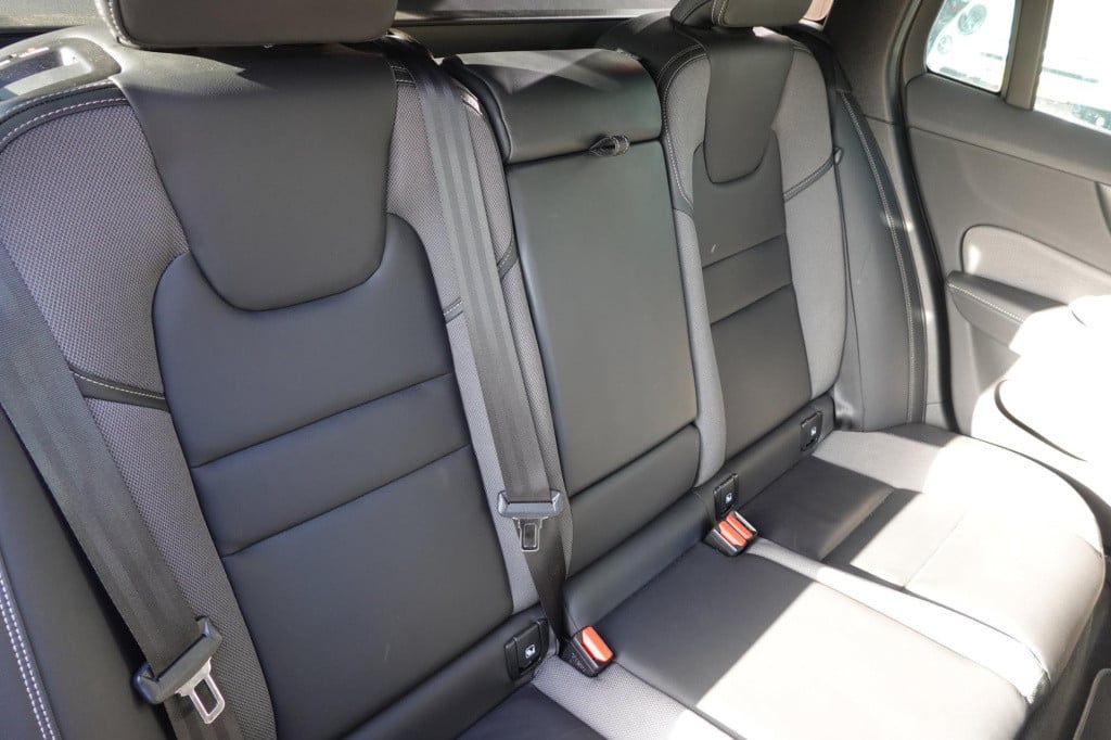Volvo V60 2.0 b4 r-design
