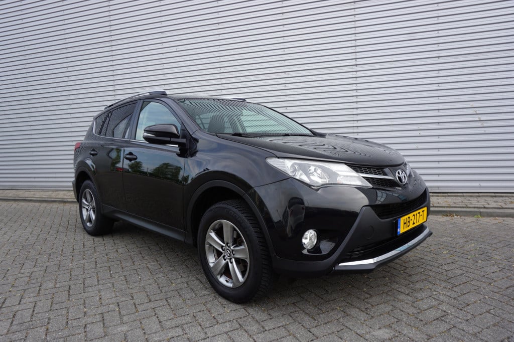 Toyota Rav4 2.0 dynamic 4wd - automaat- airco / navi / cruise / elektr. ram