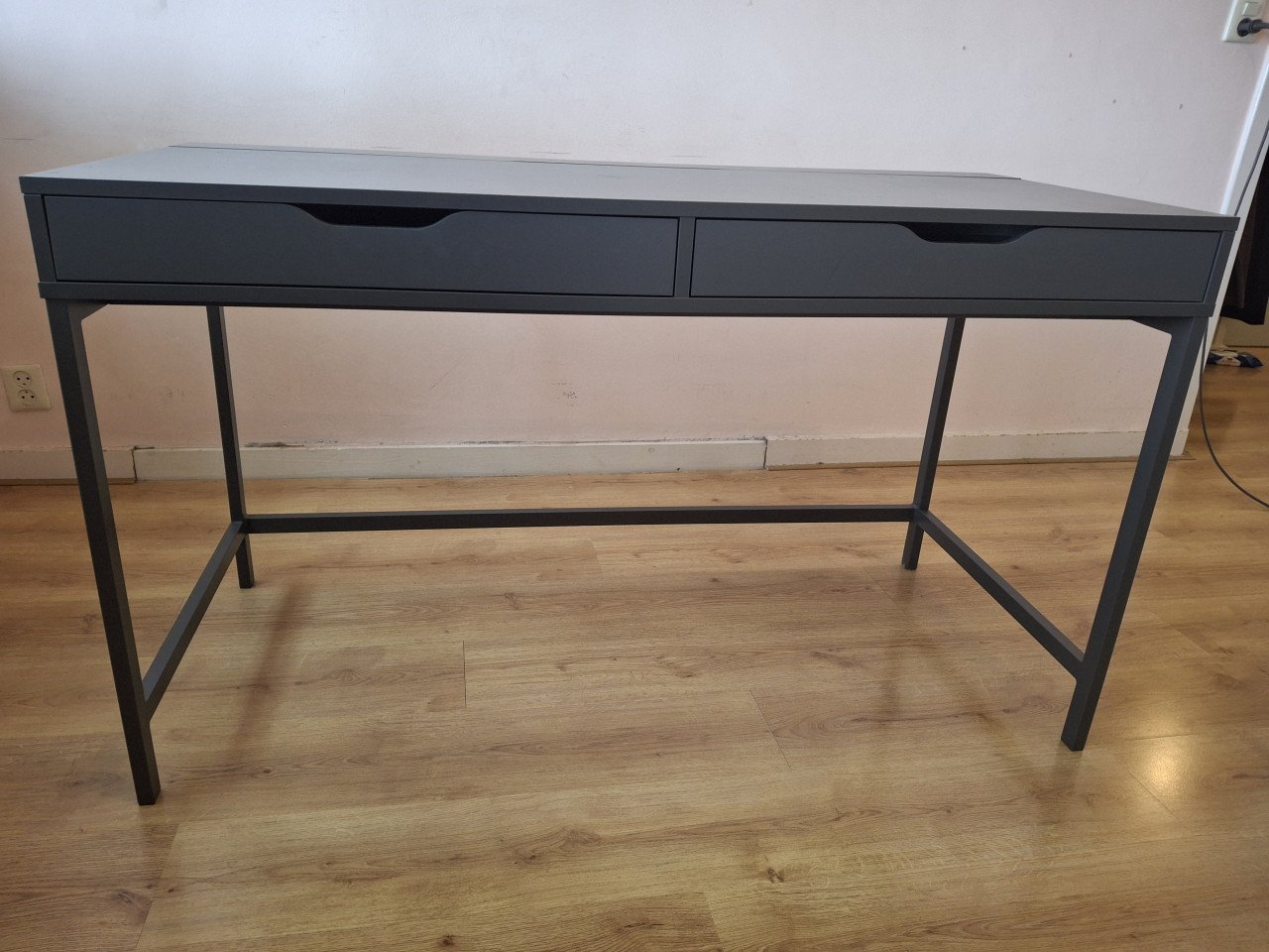 Bureau en bureaustoel antraciet