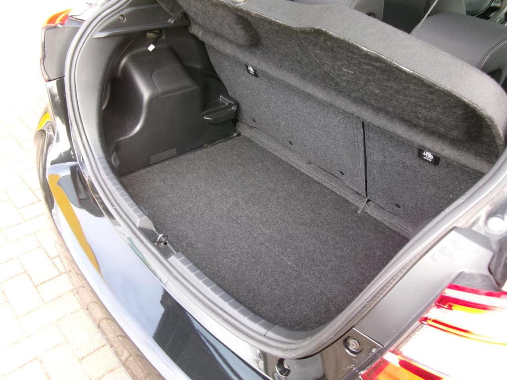 Toyota Yaris 1.5 hybrid clima, camera, multimedia, bluet.