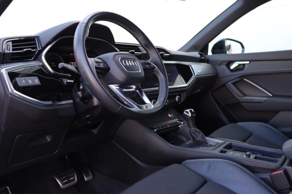 Audi Q3 sportback 45 tfsi e s edition 245pk s-tronic