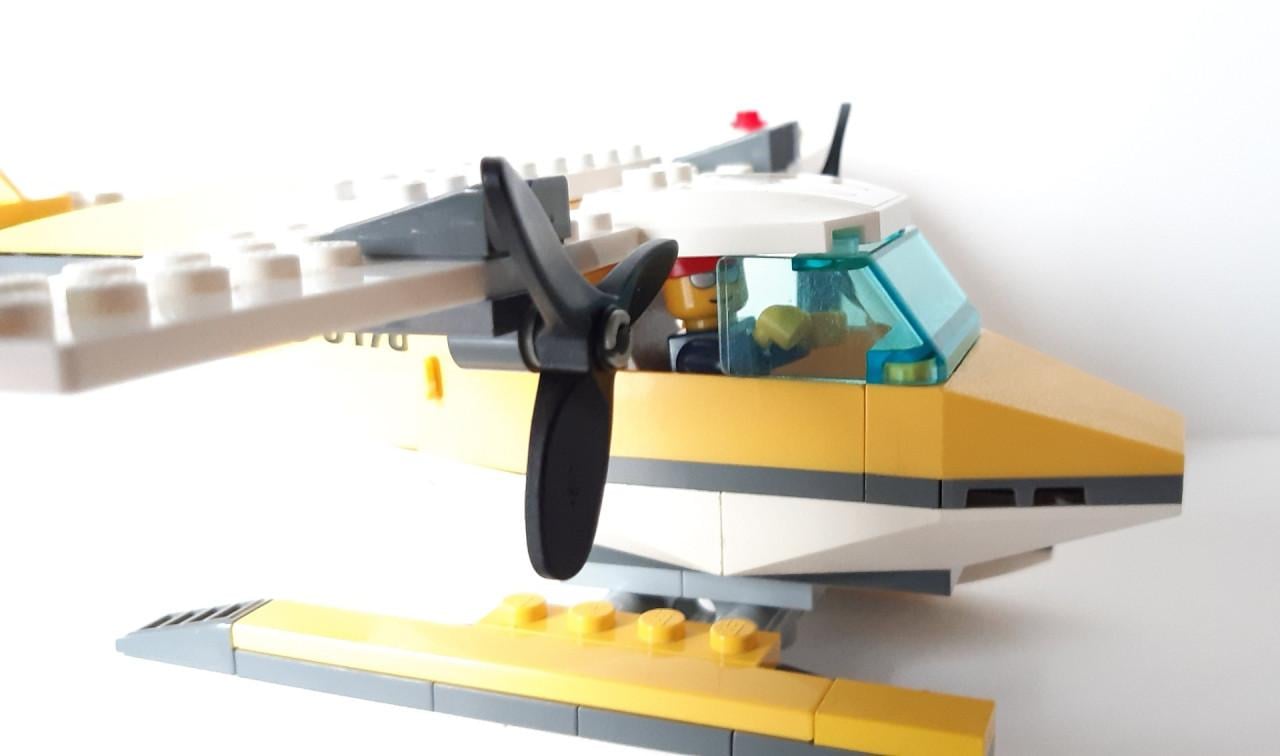 Lego City 3178: watervliegtuig met minifiguur.