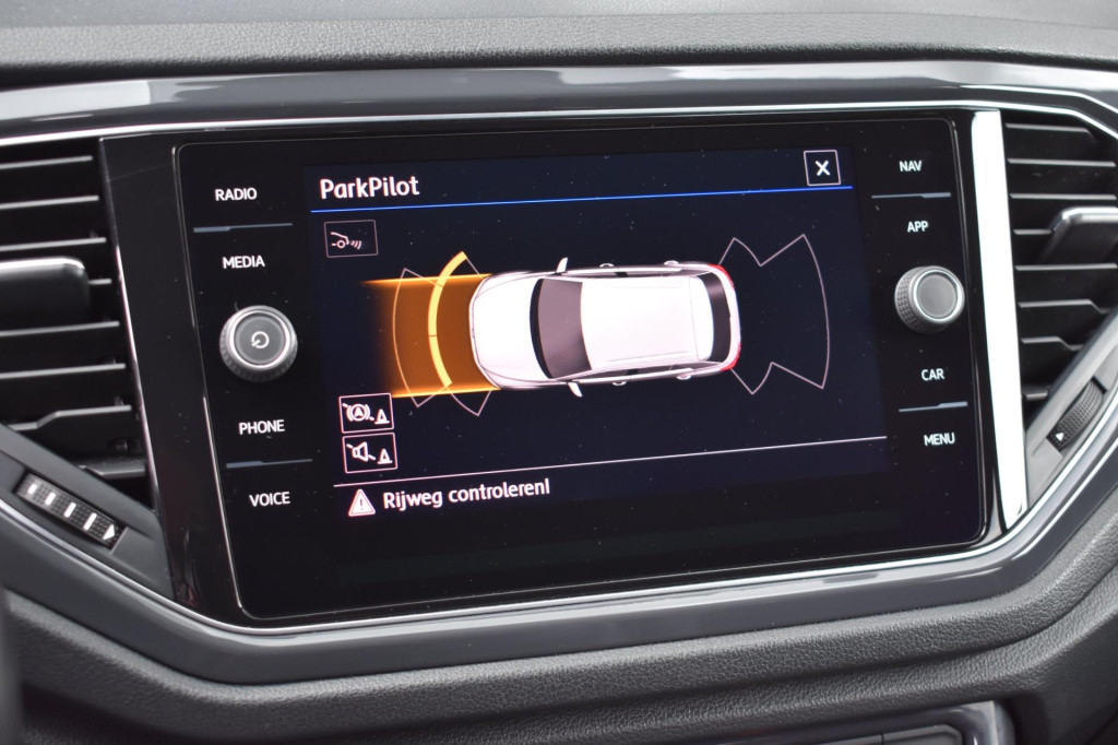 Volkswagen T-roc 1.0 tsi sport | virtual cockpit | trekhaak | camera | nap 