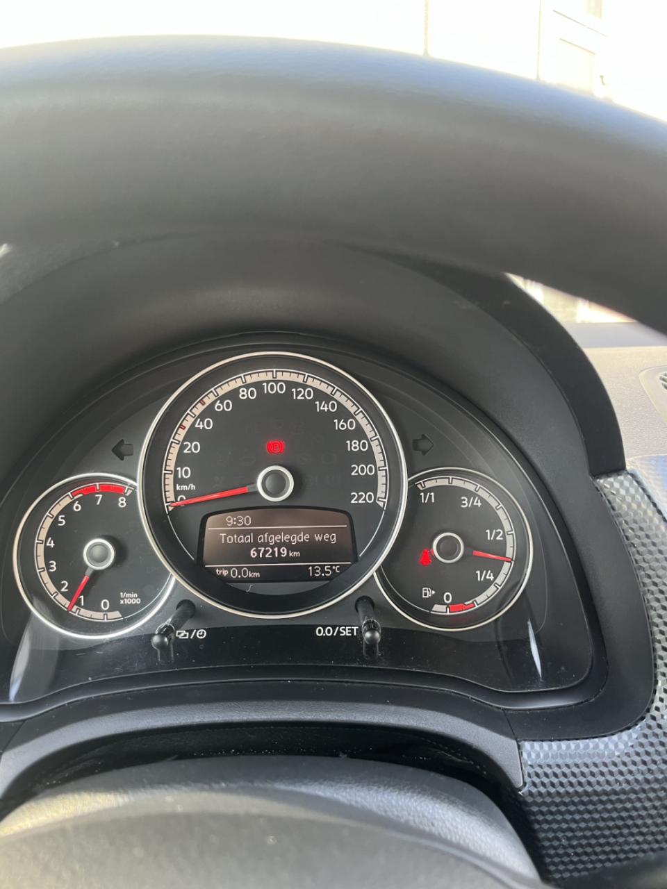 Volkswagen UP! 1.0 bmt move up!