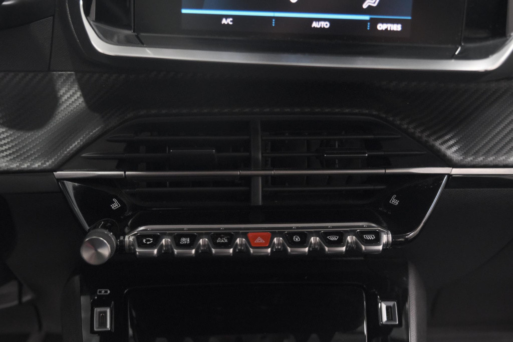 Peugeot 208 puretech 100 eat8 allure pack | camera | apple carplay | parkee
