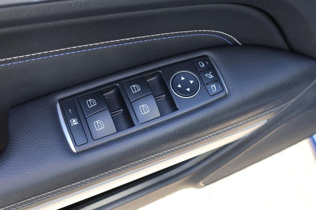 Mercedes-Benz E-Klasse cabrio 200 ambition sport edition l amg line l smart