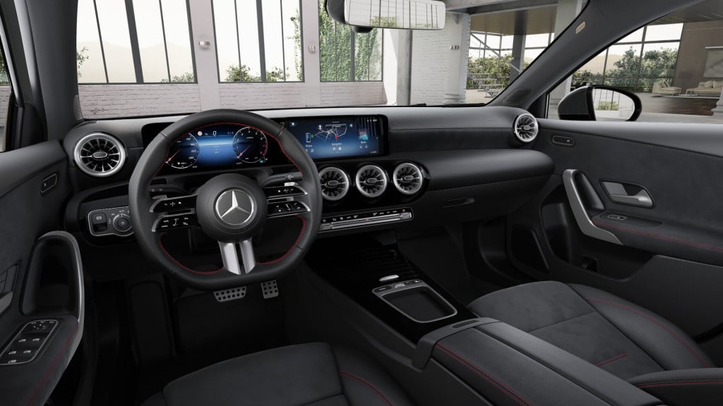 Mercedes-Benz A-Klasse 180 business solution amg | nightpakket | parkeerpak