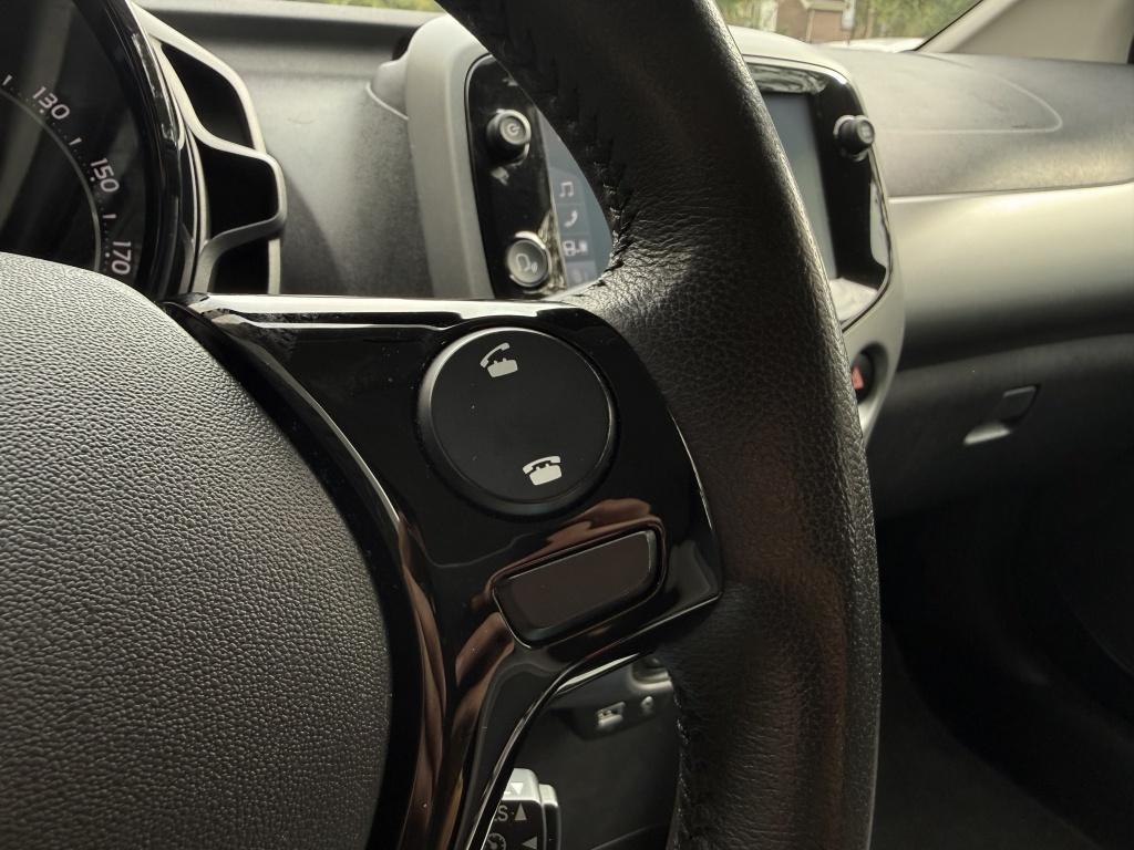 Toyota Aygo 1.0 vvt-i x-play - carplay - android auto -