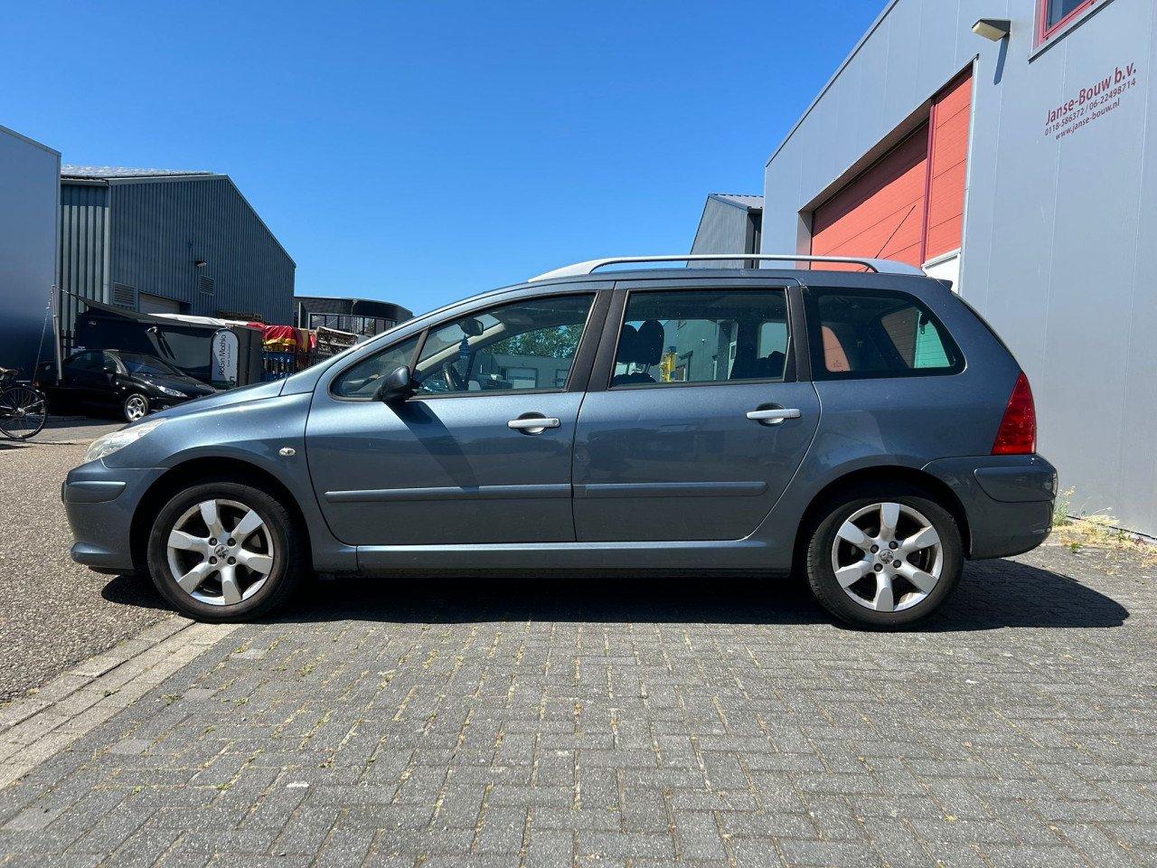 Peugeot 307 SW 2.0-16V Pack Automaat Panorama Dak Uit te breiden naar 7zit!