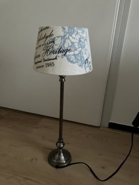 2 tafellampen van Riverdale