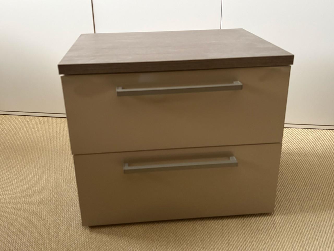 Set van 2 nachtkastjes