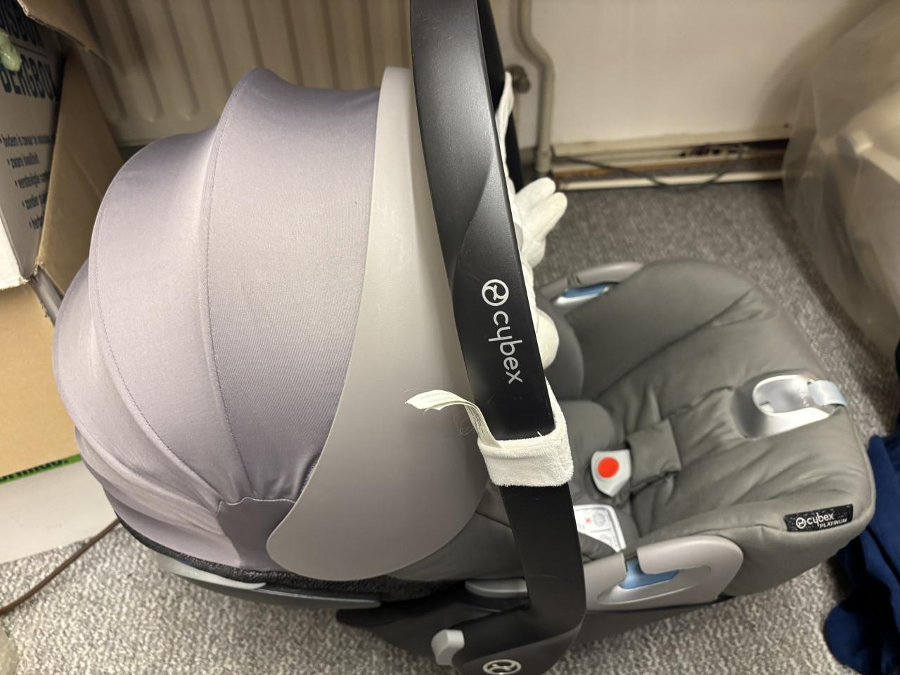 Cybex maxi cosi met 360 graden isofix plateau