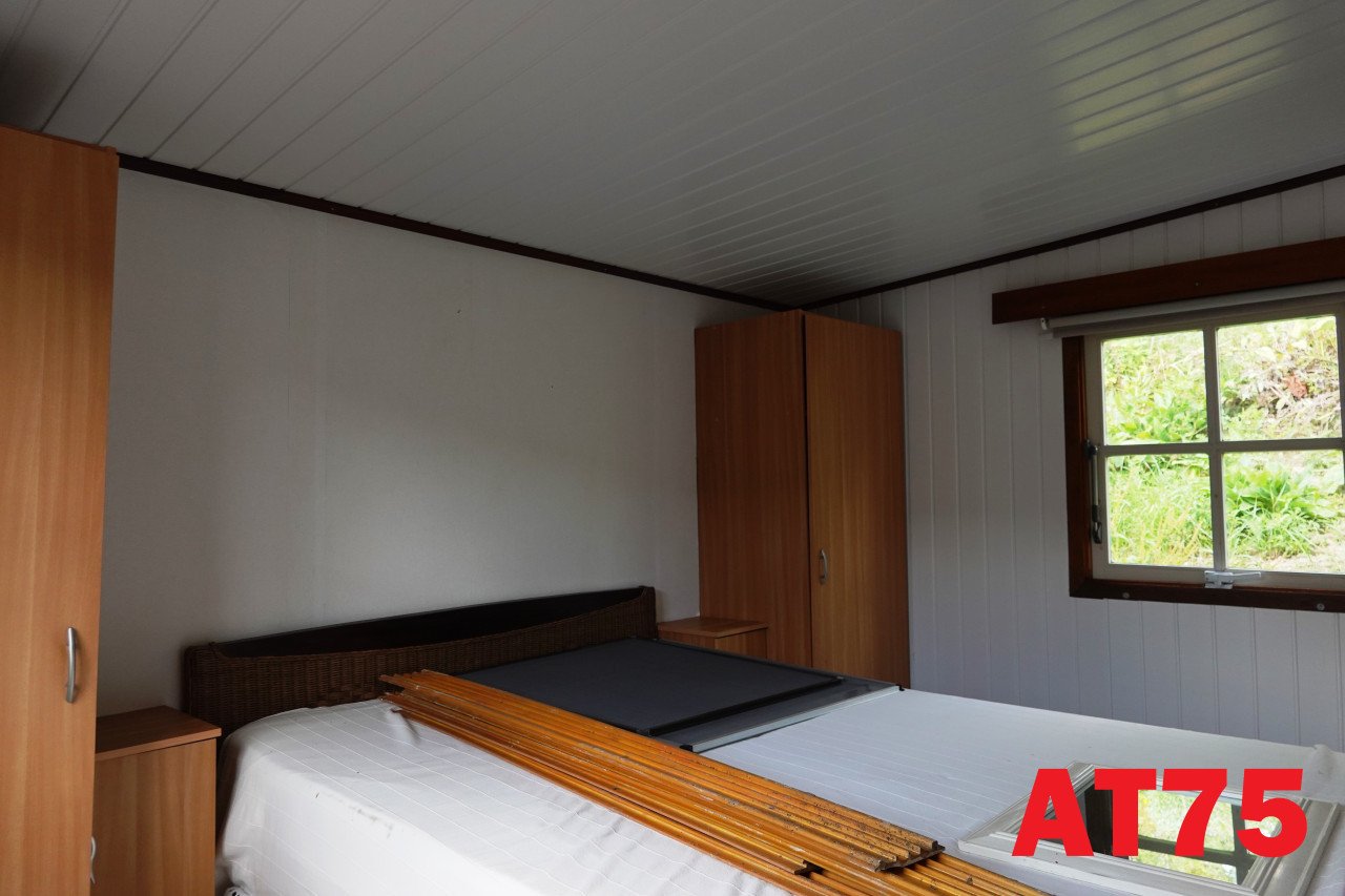 Betaalbaar chalet met gezellig interieur en kunststof buitenzijde te koop