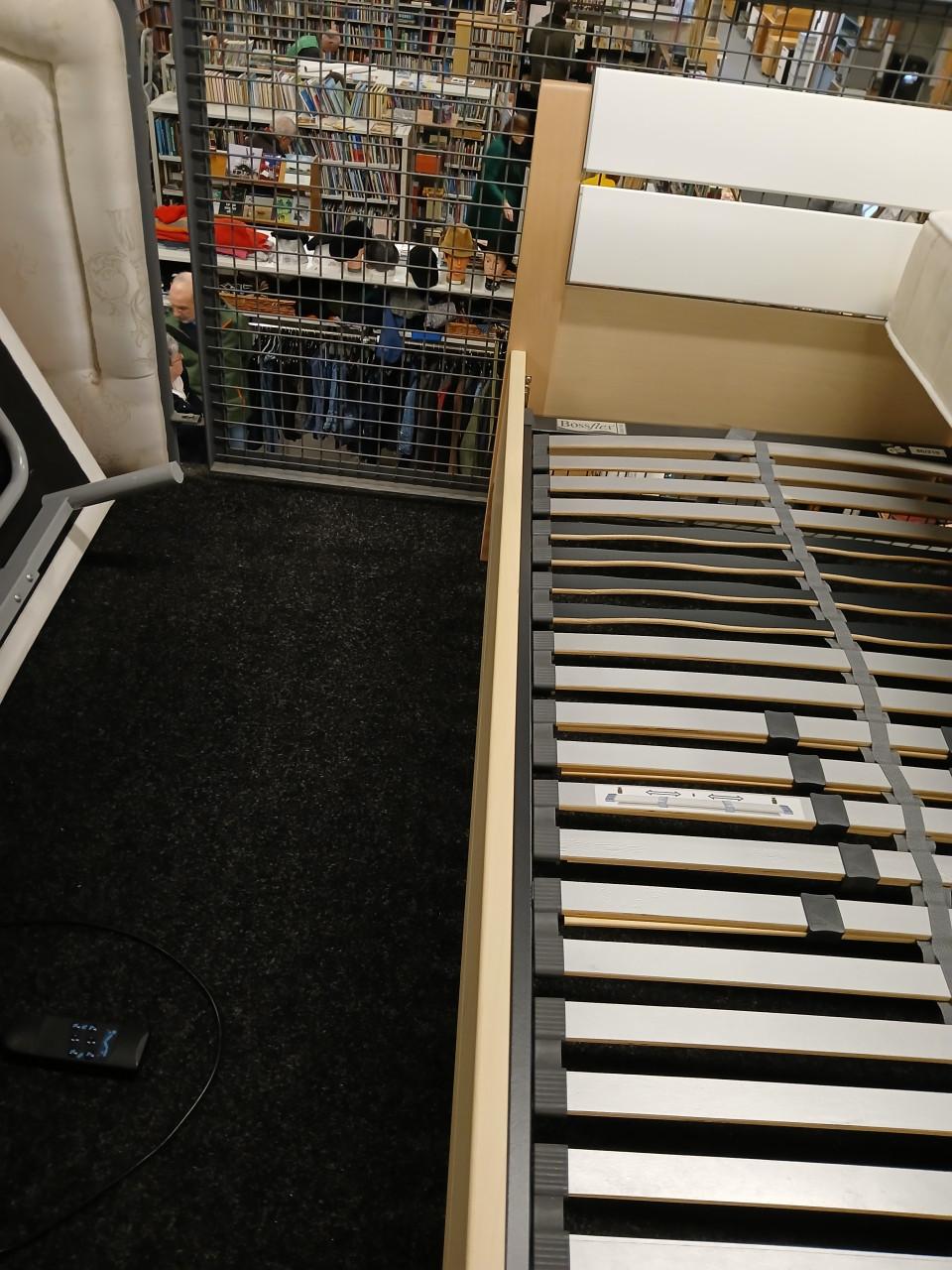 2 persoonsledikant met 2 bossflex lattenbodems 80x200