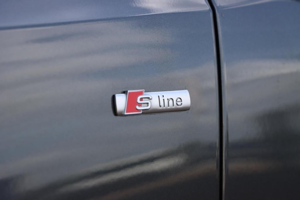 Audi A4 avant 35 tfsi s edition 150pk s tronic