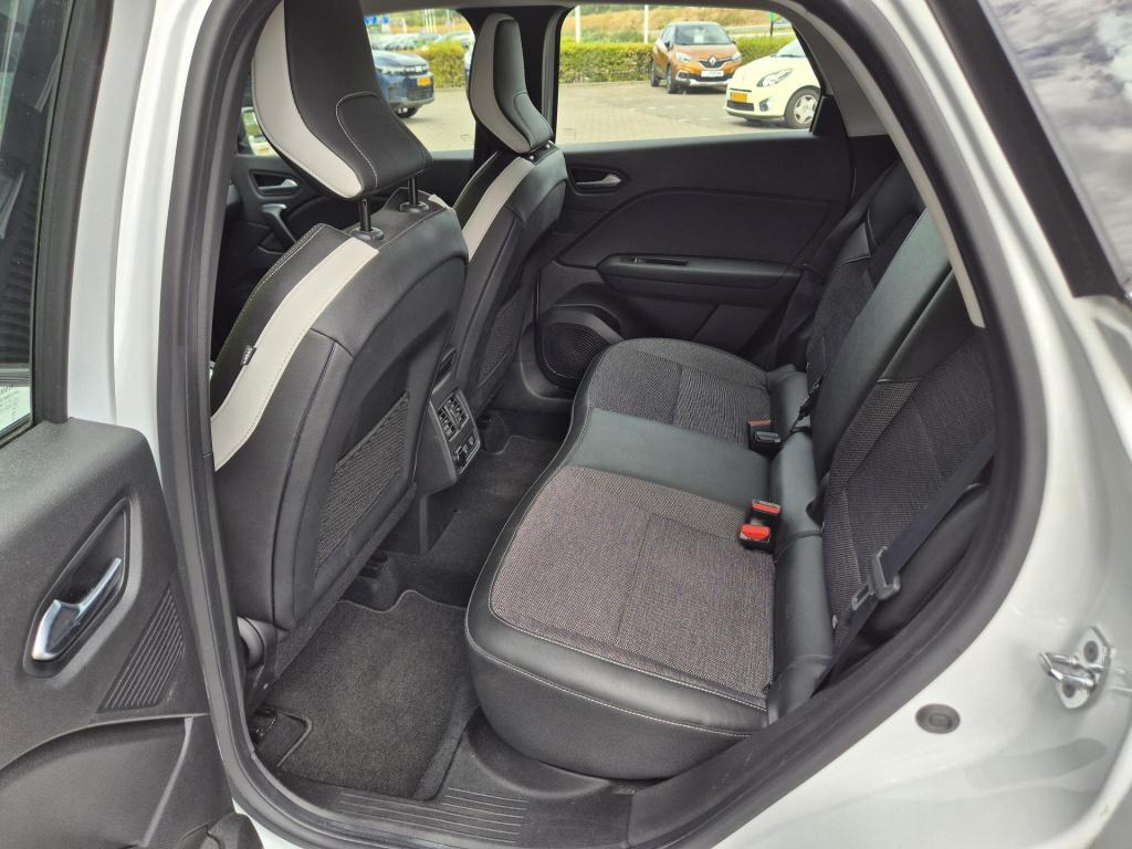 Renault Captur 1.3 tce 130 intens trekhaak, camera, stoel-, stuur- en voorr