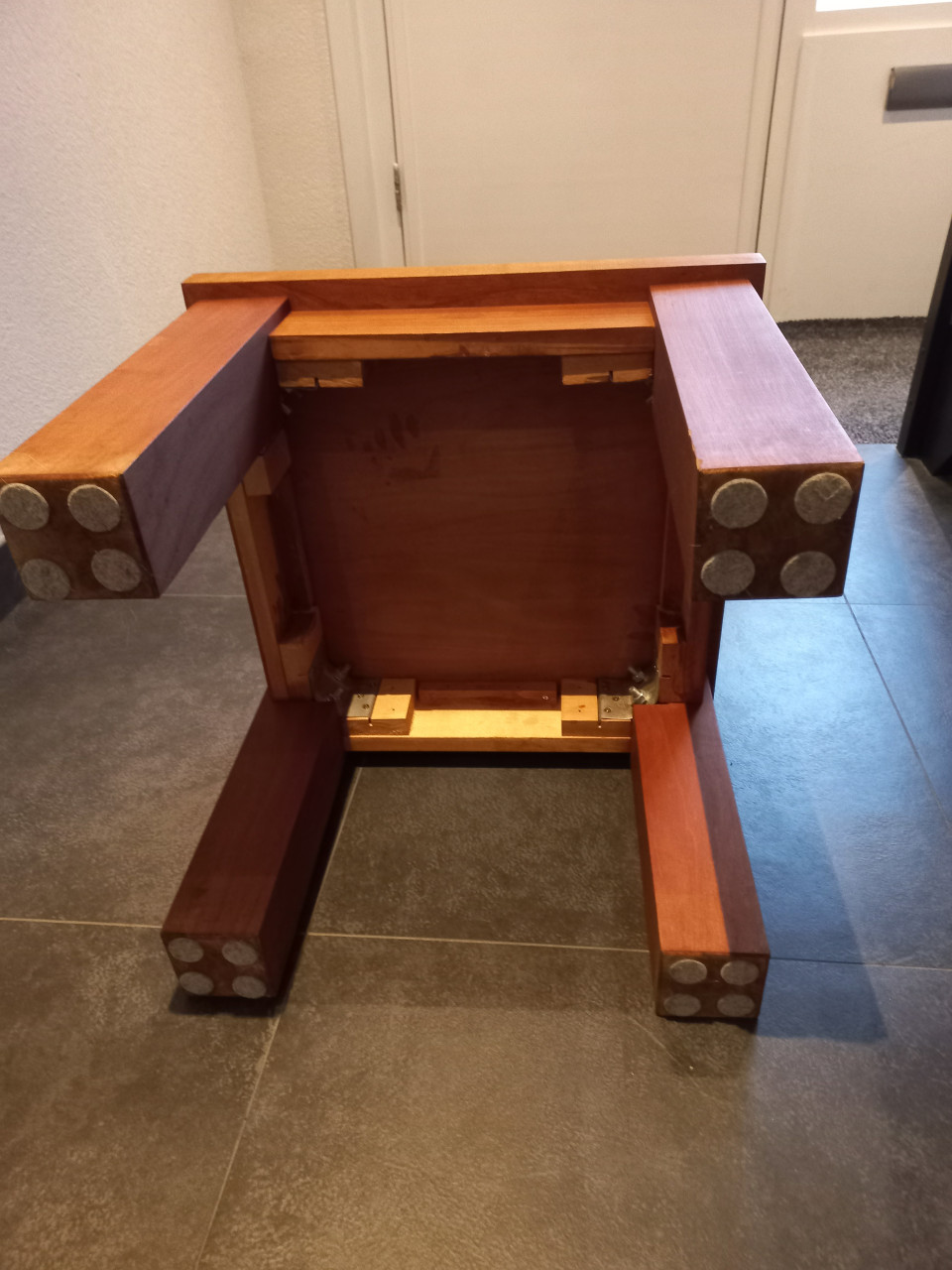 Salontafel + 2 bijzettafeltjes