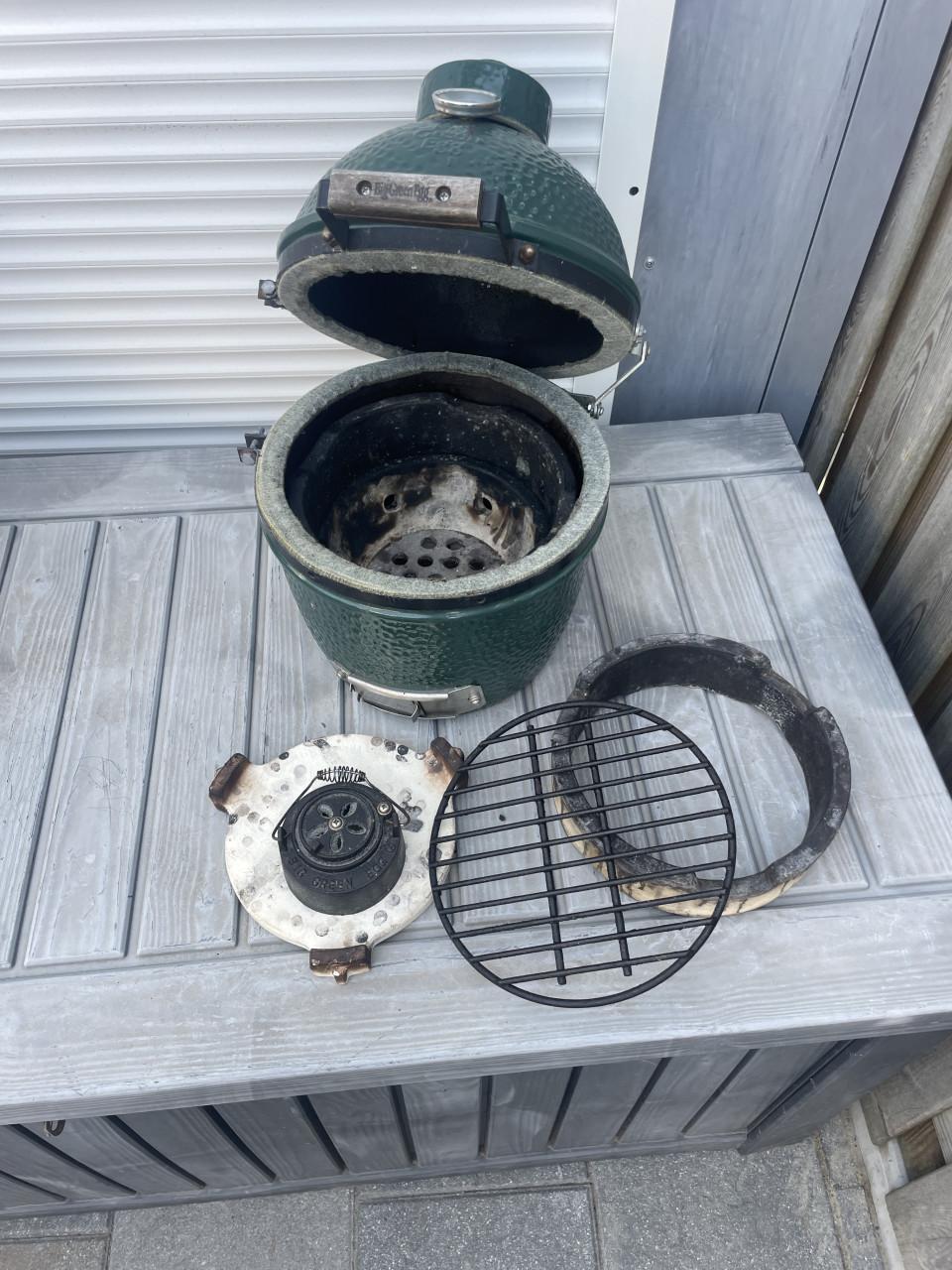 Big Green Egg. Mini. met meubel