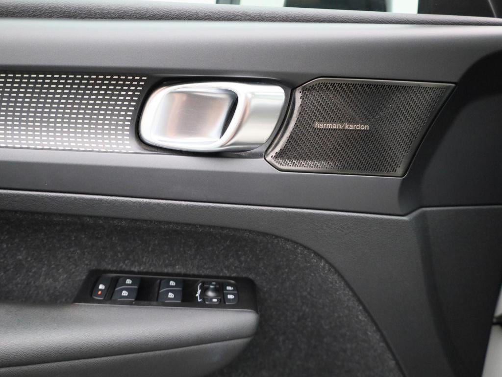 Volvo XC40 recharge p8 awd | automaat | panoramadak | apple carplay / andro