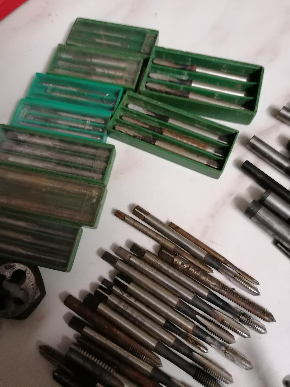 Diverse tappen en snijmoeren