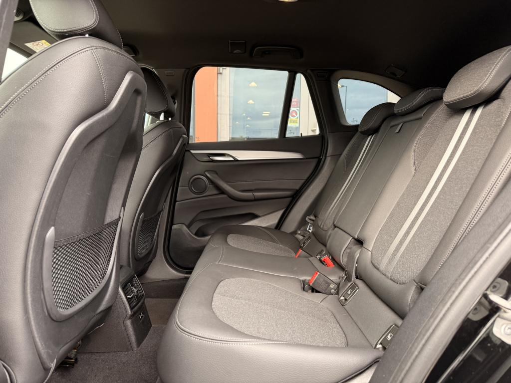 BMW X1 xdrive25e high executive m-sport | led | afn trekhaak | stoelverwarm