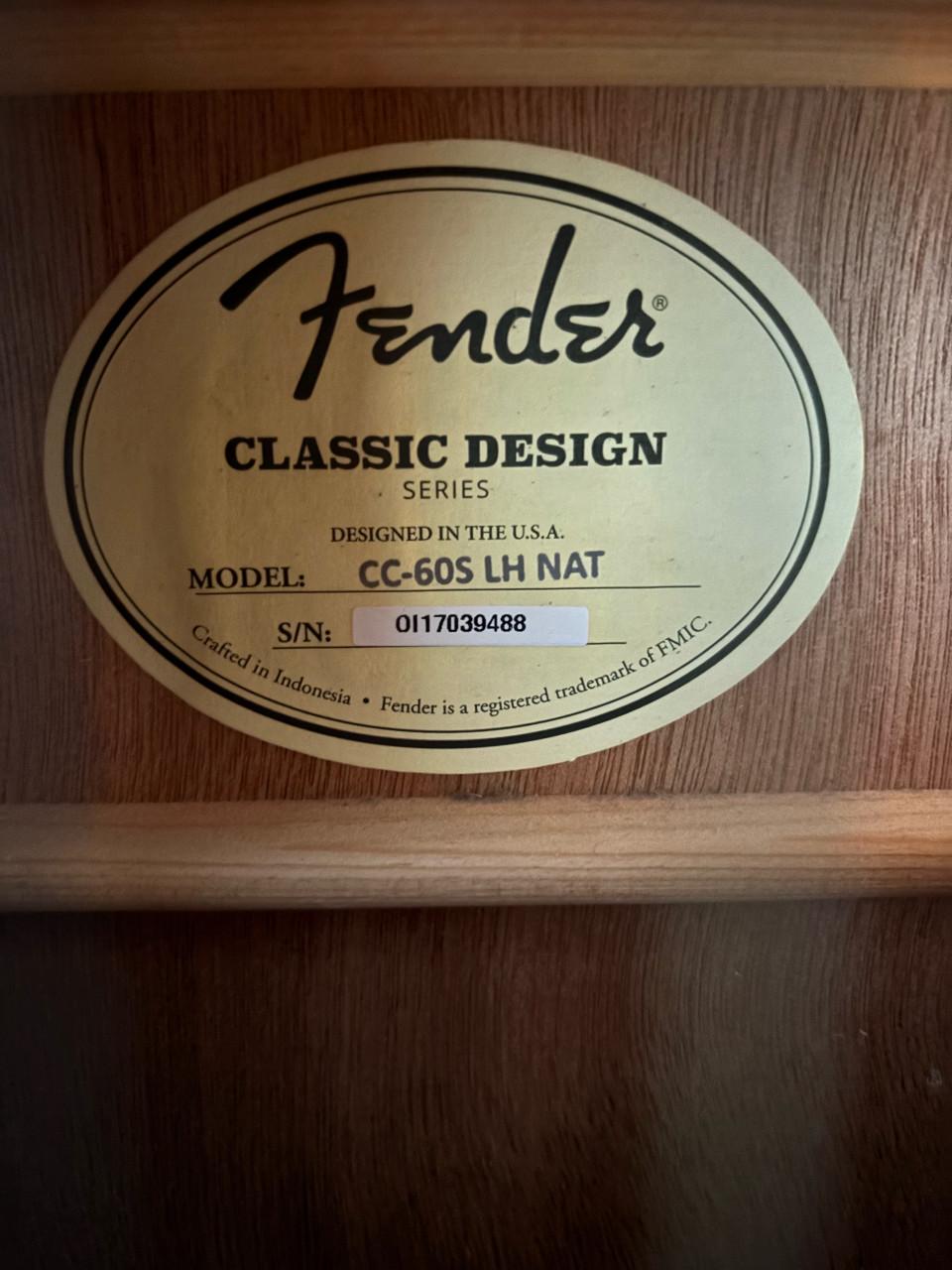Akoestische linkshandige Fender gitaar