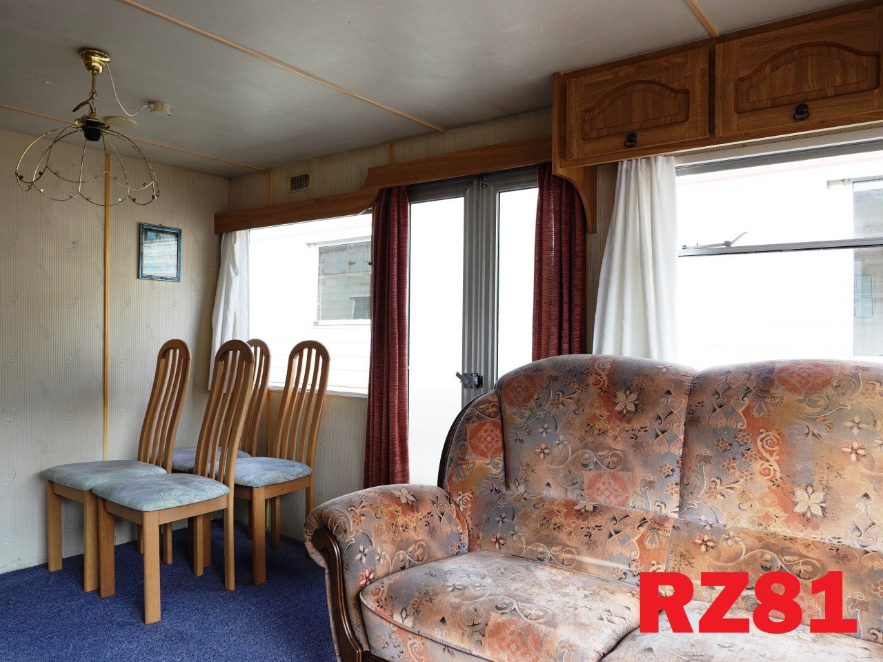 Stacaravan met retro interieur voor de handige klusser met 2/3 slaapkamers